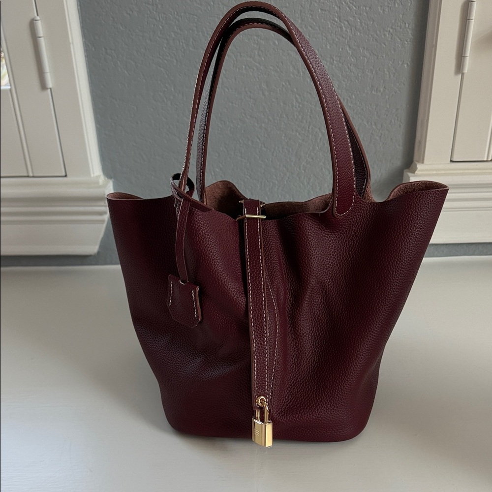 Elegant Burgundy Leather Tote